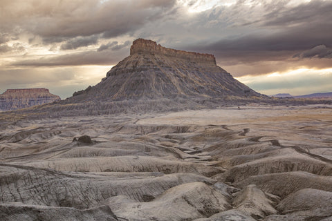 Factory Butte In Hanksville, things to do in hanksvilles, photography, utah photography