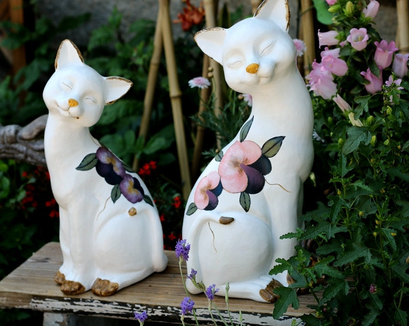 Lovely Cat Statues. Sitting Cats Resin Statues. Villa Outdoor Decor Gardening Ideas. Garden Courtyard Decoration. House Warming Gift