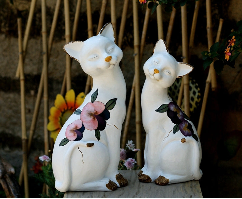 Lovely Cat Statues. Sitting Cats Resin Statues. Villa Outdoor Decor Gardening Ideas. Garden Courtyard Decoration. House Warming Gift