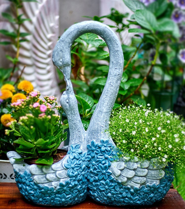 Large Mother and Baby Swans for Garden, Swan Flowerpot, Animal Statue for Garden Courtyard Ornament, Villa Outdoor Decor Gardening Ideas