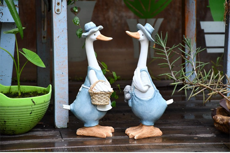 Duck Couple Statue for Garden. Animal Statue for Garden Courtyard Ornament. Villa Outdoor Decor Gardening Ideas