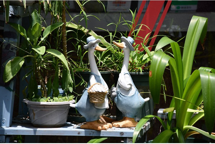 Duck Couple Statue for Garden. Animal Statue for Garden Courtyard Ornament. Villa Outdoor Decor Gardening Ideas