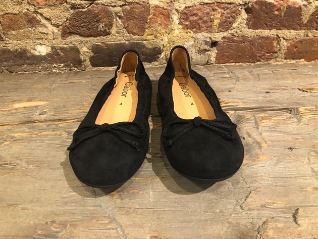 GABOR BALLERINA IN BLACK SUEDE WITH BOW – Oxford and Derby