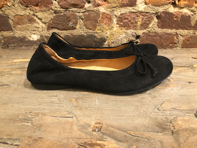 GABOR BALLERINA IN BLACK SUEDE WITH BOW – Oxford and Derby