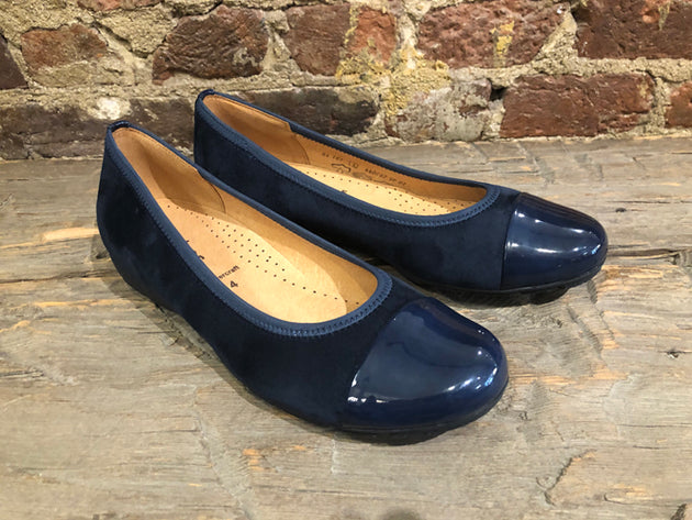 GABOR FLAT IN NAVY BLUE WITH POLISHED – Oxford and Derby