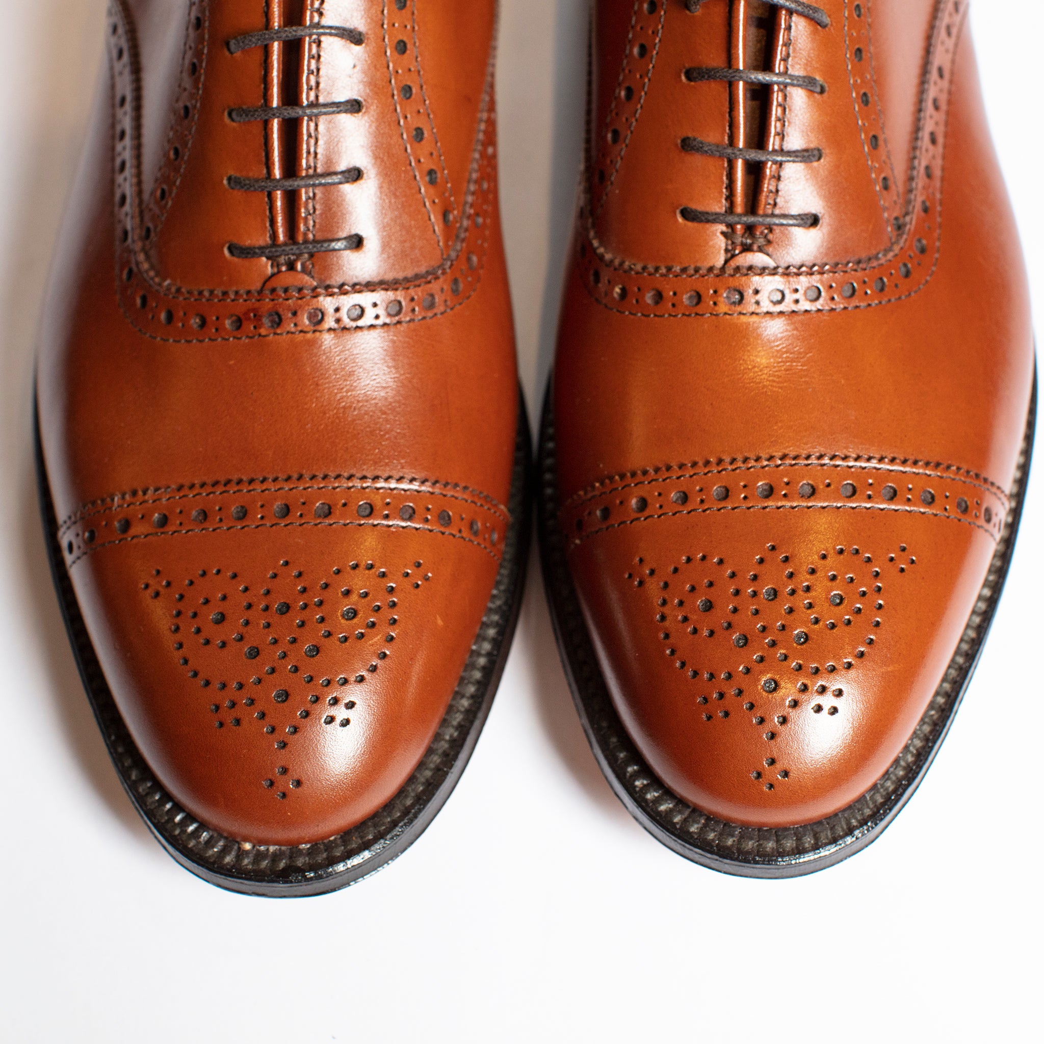 Alden Burnished Tan Cap Toe with Medallion – Oxford and Derby