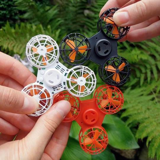 fidget flyer spinner