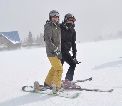 Hillary Glenn with sister Jillian skiing