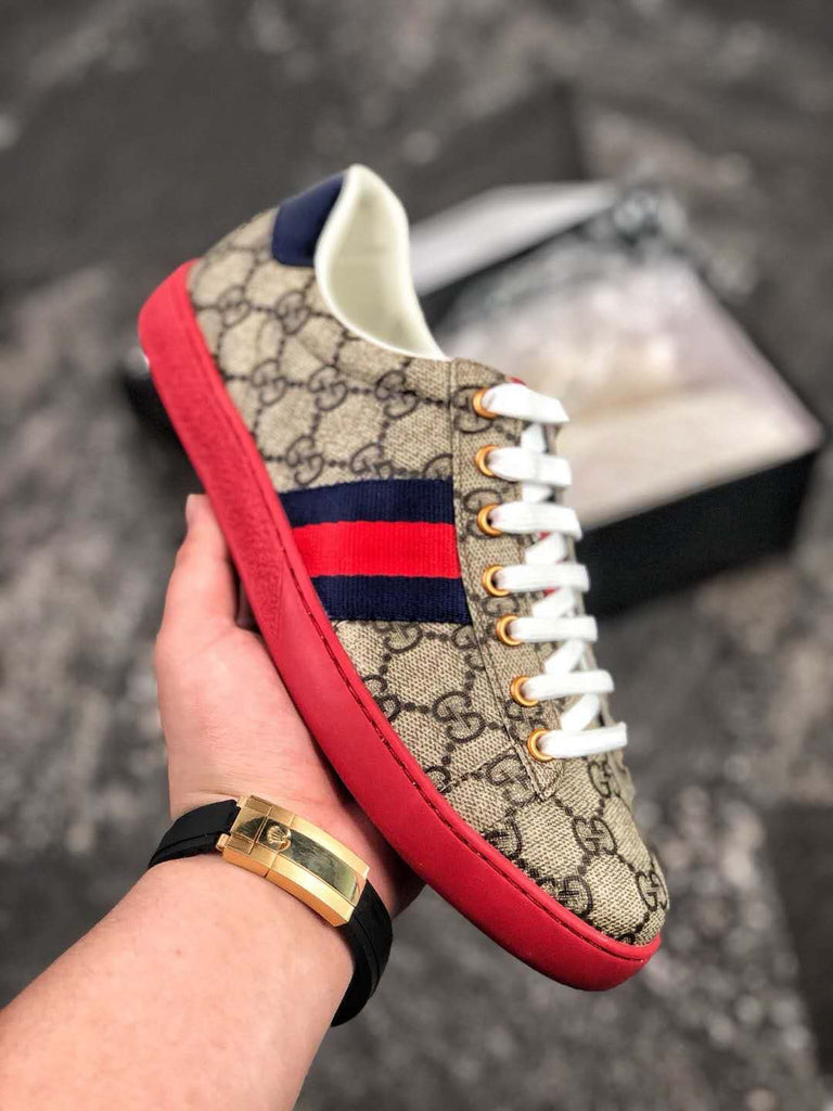 gucci shoes with red bottom