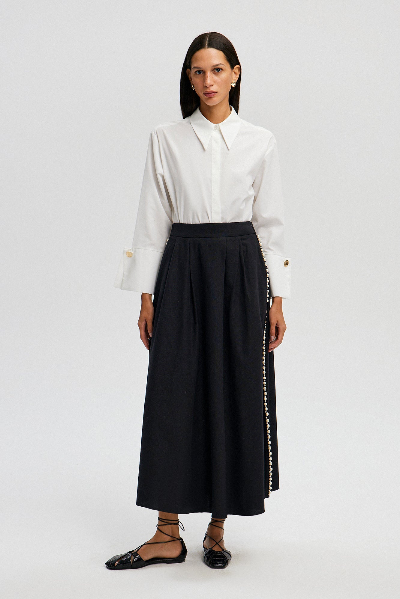 LINEN SKIRT WITH PEARL DETAIL - Touche Prive International product image