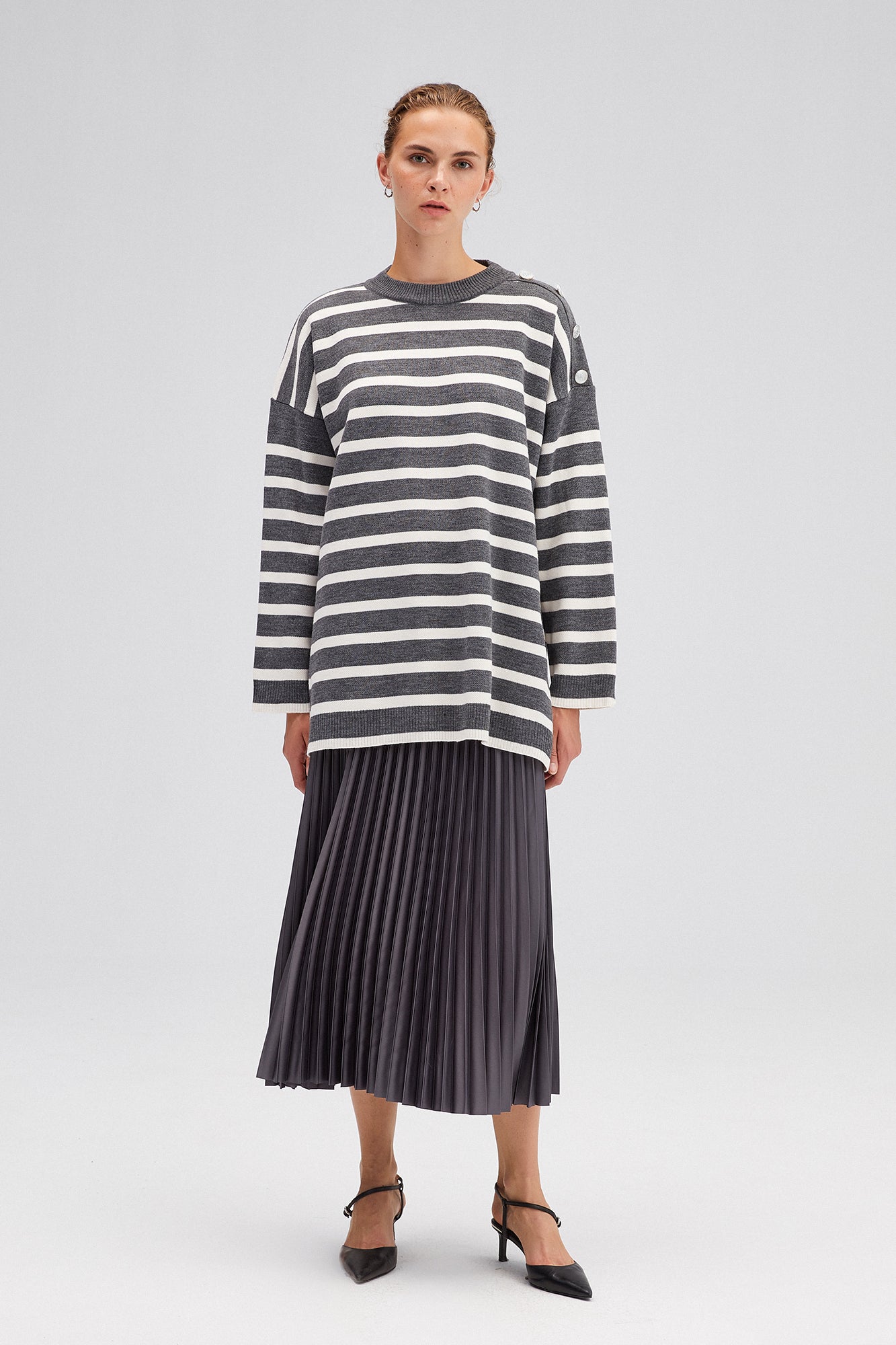 KNIT TUNIC WITH BUTTONS