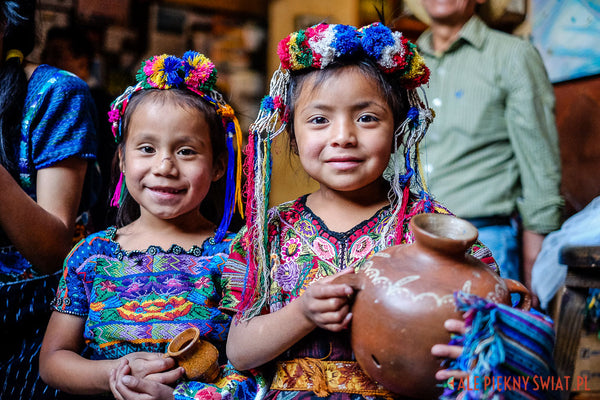 Guatemala people help volunteer charity aid dominika kulczyk women's briefcase handbags bag handmade chest backpack blouse wallet leather handmade handicraft unique from Mexico vintage classic natural leather travel Etsy Guatemala jewelry bracelets earrings corals zapatistas necklace premium gift highlander leather handbag handbag made of leather handbag 100% leather