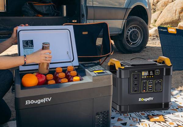 A BougeRV’s 1120Wh running a BougeRV’s 12V portable car fridge