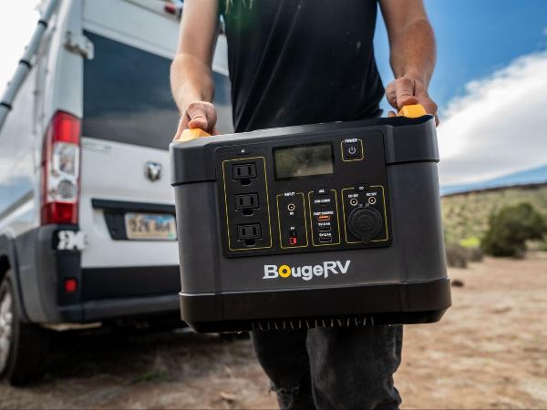 BougeRV portable power station for car camping