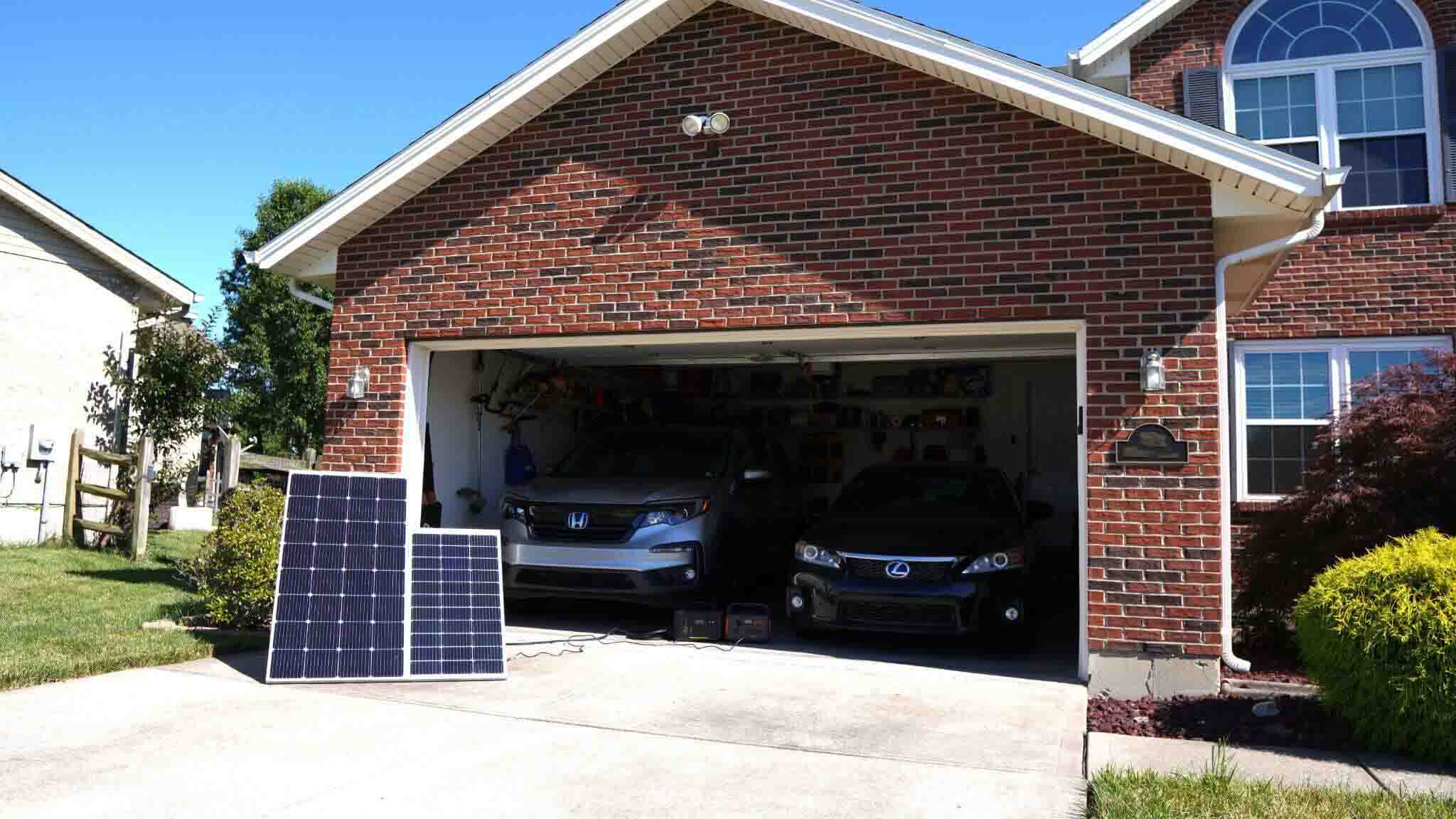 Durable and high-efficiency, monocrystalline panels are the best types for house and commercial use. With 5 peak sun hours a day, about sixteen 400W solar panel is enough to power a 2,000 square foot home that consumes 22.4~32 kWh daily.