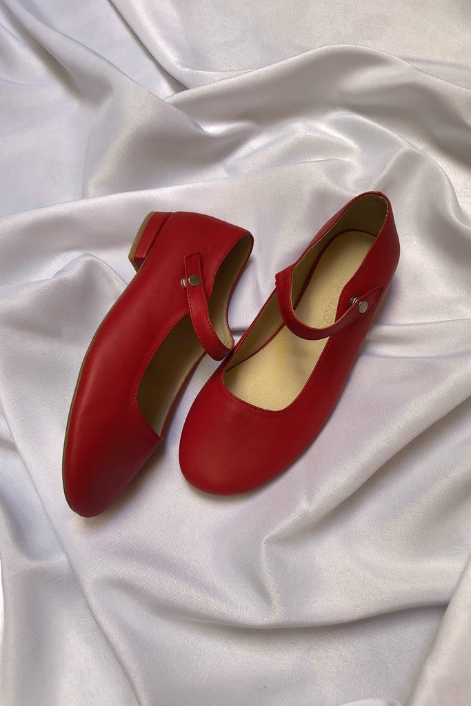 Leather flats with strap Red – SELFIE STORE BARCELONA, SL