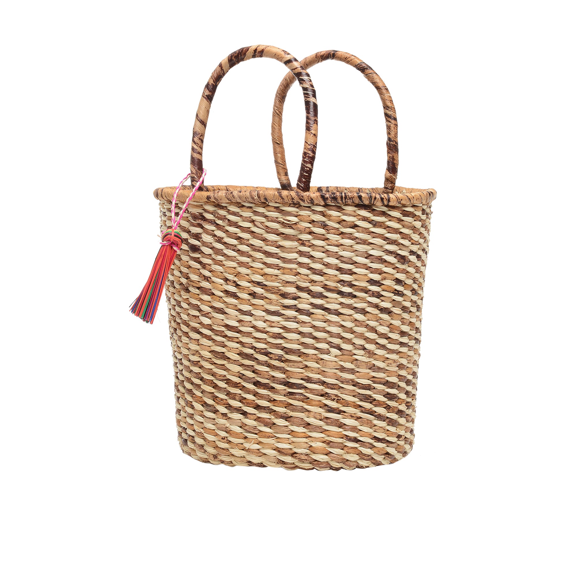 Oval woven basket bag