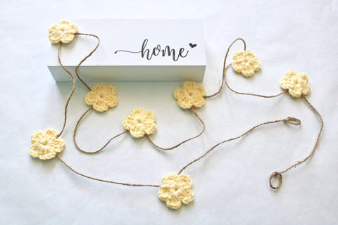 Buttercup Spring & Easter flower farmhouse garland