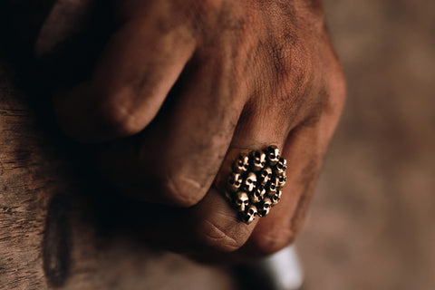 How to Incorporate Skull Rings Into Everyday Fashion