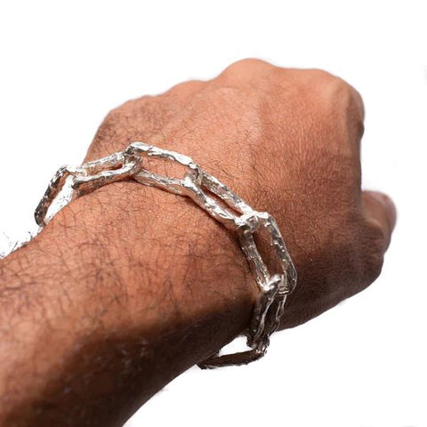 How to choose a men’s personalized bracelet