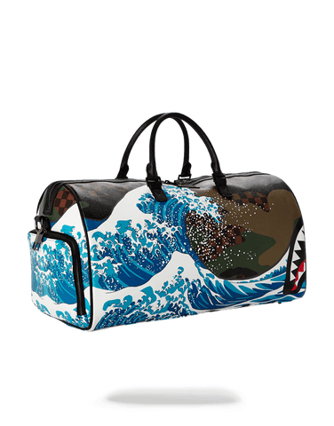 THE SHARK WAVE (made from 100% recycled plastic bottles from the ocean –  SPRAYGROUND®