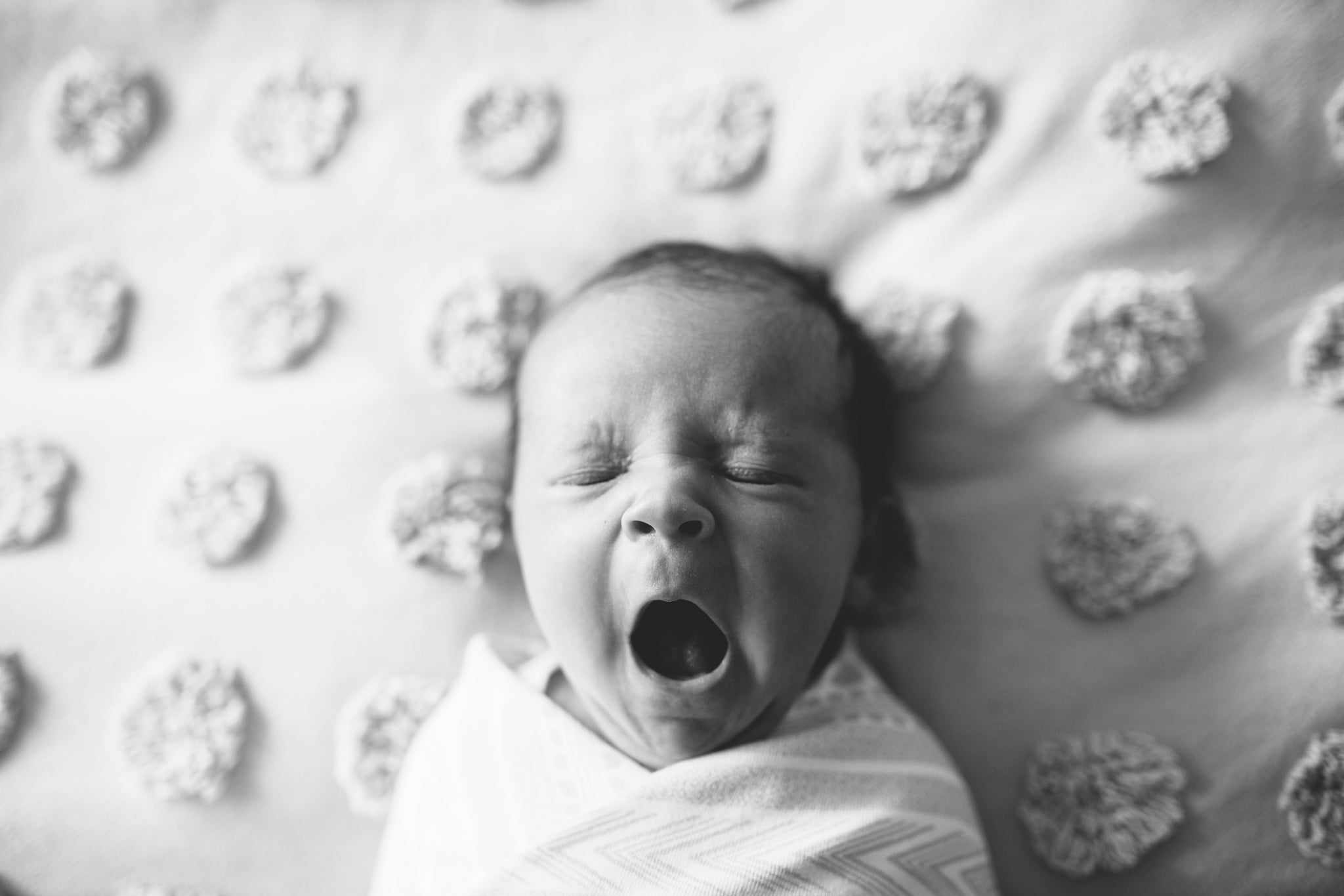 Hyggelig Photography - Baby Billie yawning