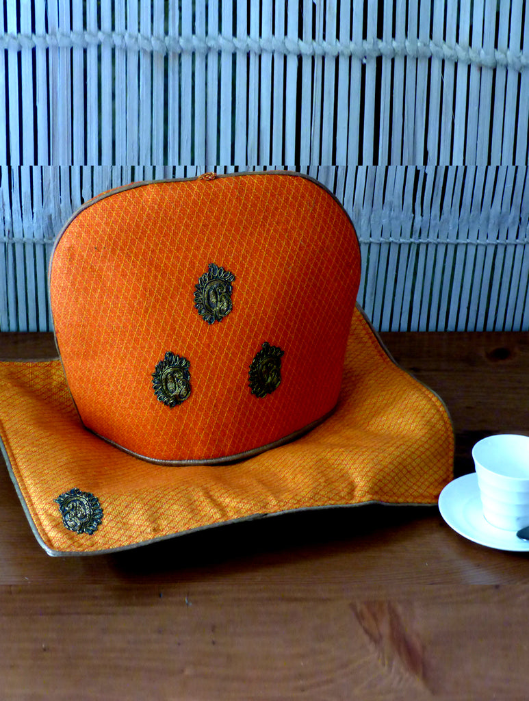 Jute & Zardozi Tray Cloth & Tea Cozy Set - The India Craft House 