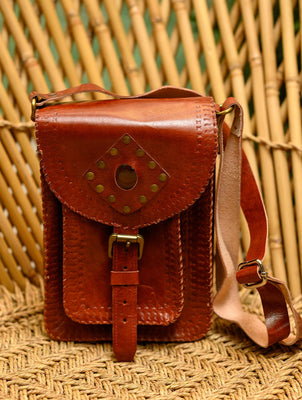 Handmade Leather Crossbody Day Bag With Zipper — Stitch & Rivet