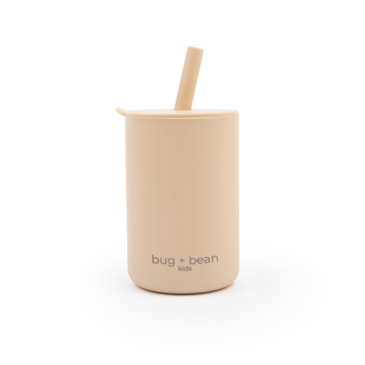 https://cdn.shopify.com/s/files/1/2676/3868/products/bug-and-bean-silicone-cup-lid-straw-sand-850-850-653917_720x.png?v=1670943804