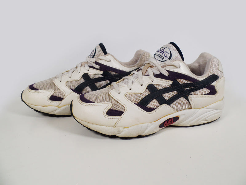 vintage asics sneakers