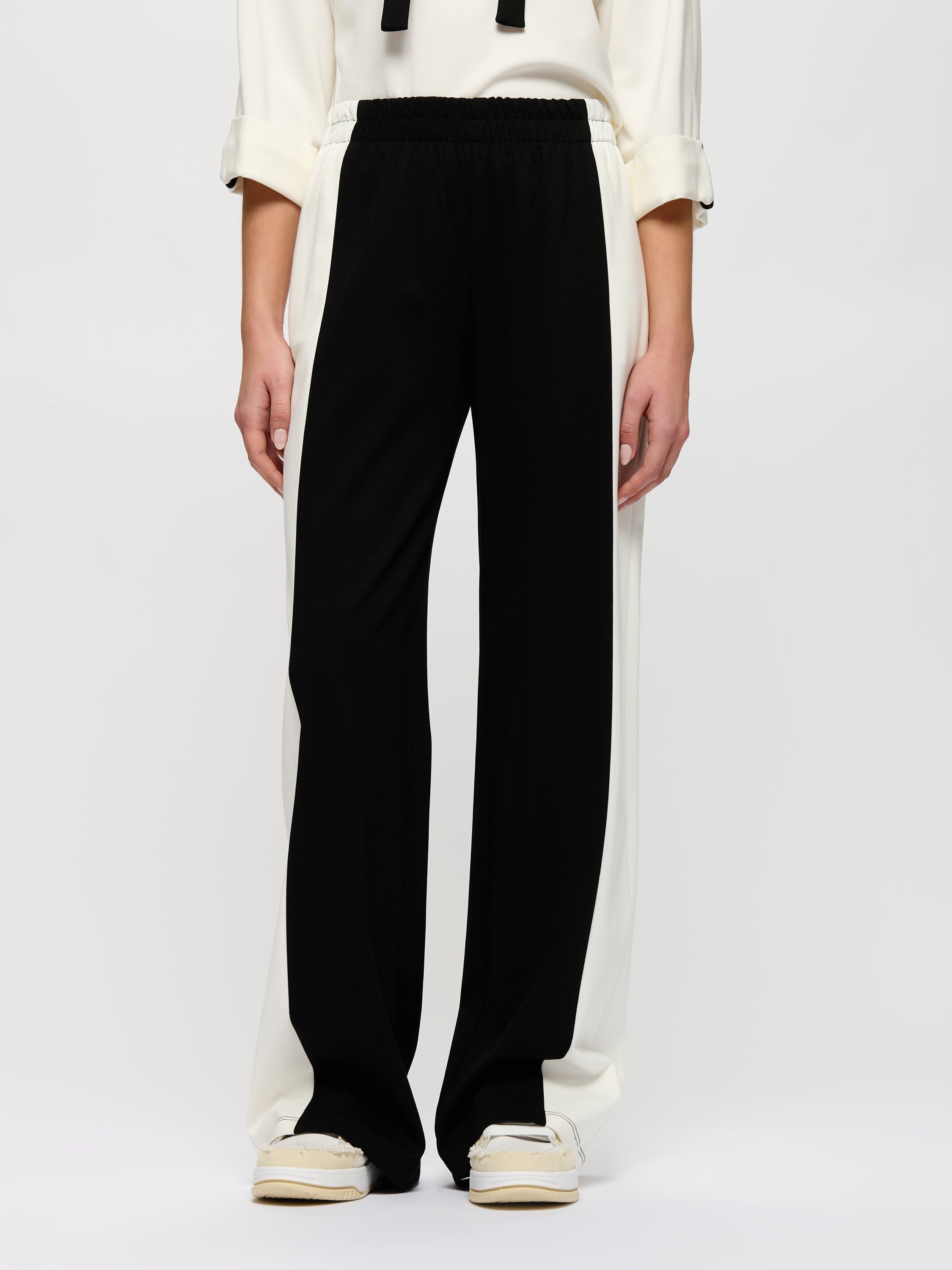 Wide Leg Contrast Jogger