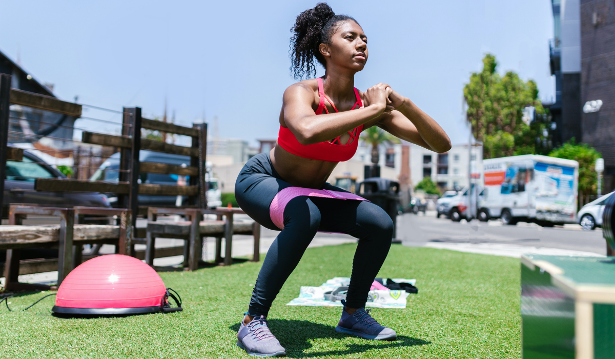 Beyond the Gym: Best Women's Pieces for Outdoor Training - Ryderwear