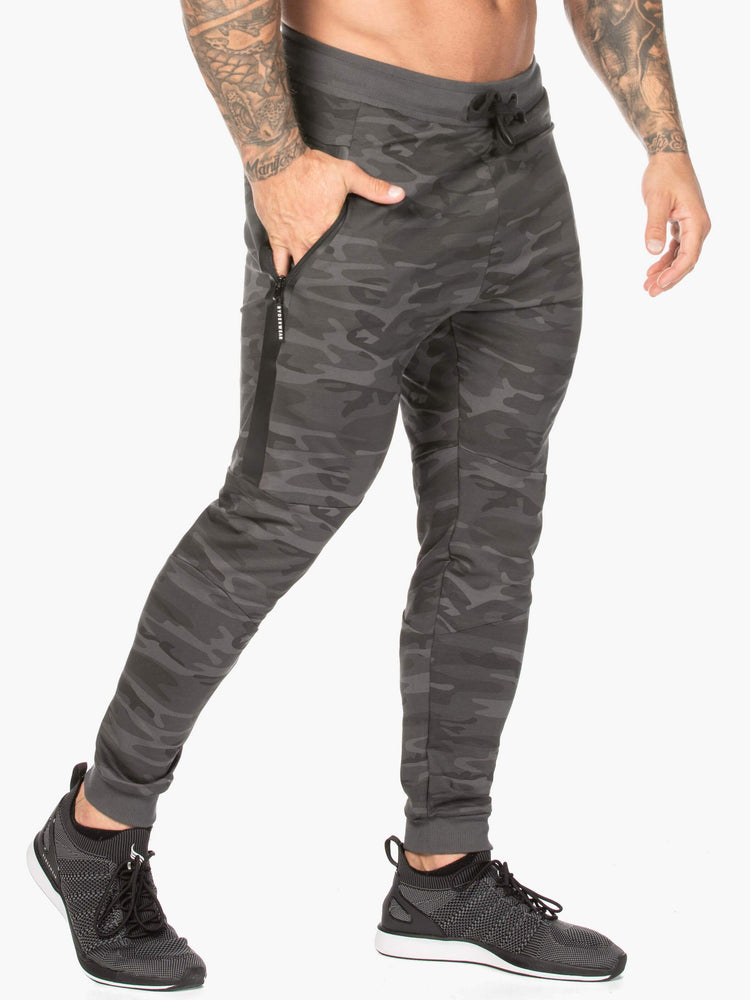 Camo Fleece Track Pant - Black Camo - Ryderwear
