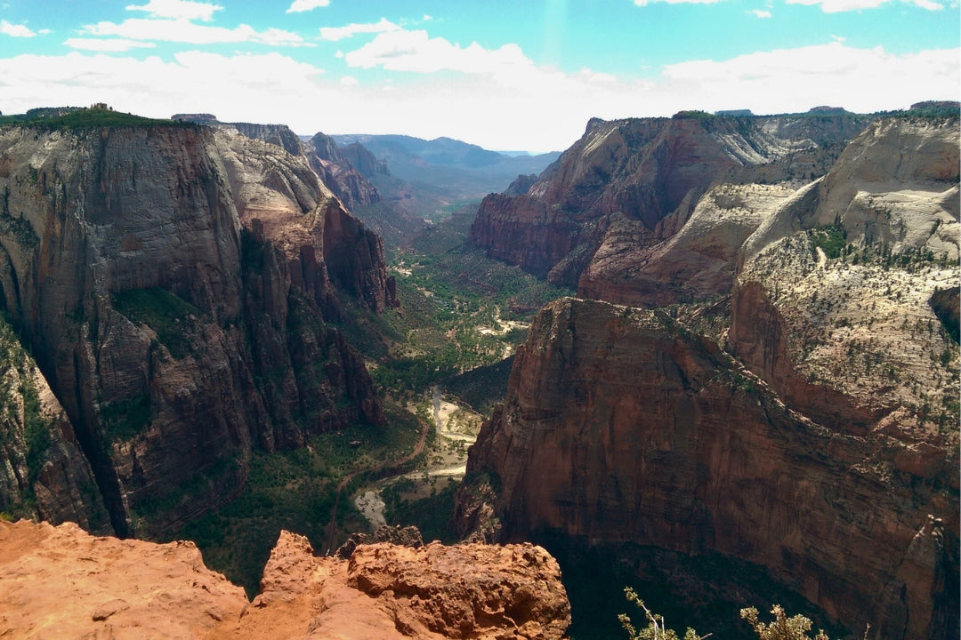 best hikes in zion sweeping canyon vista observation point