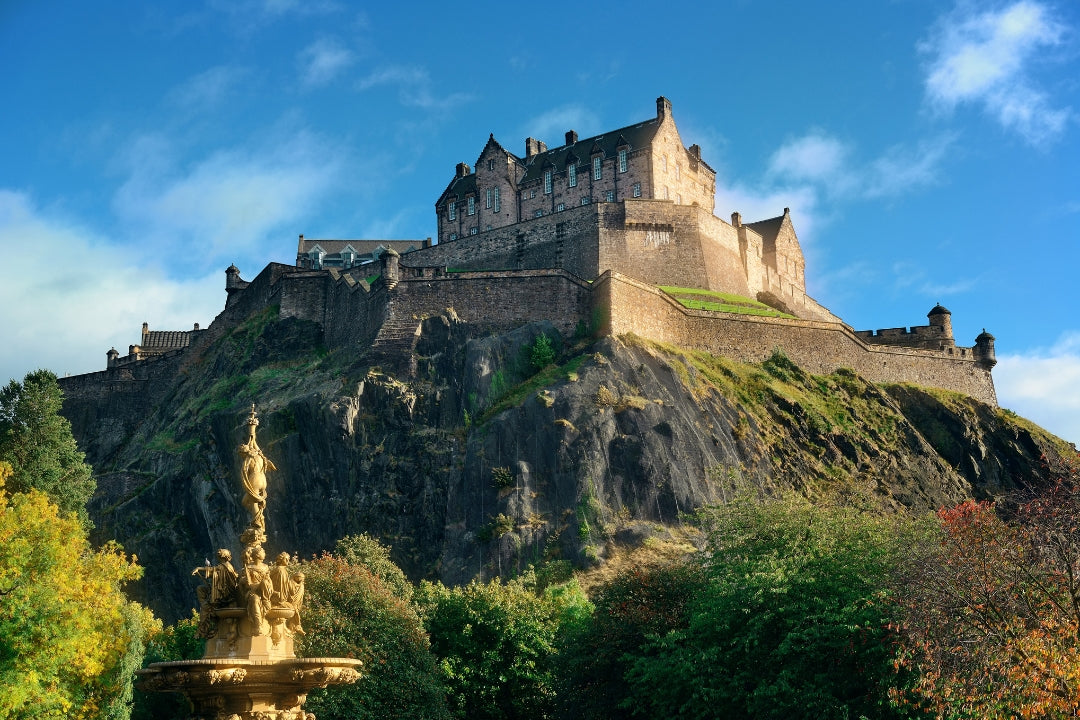 edinburgh castle from below