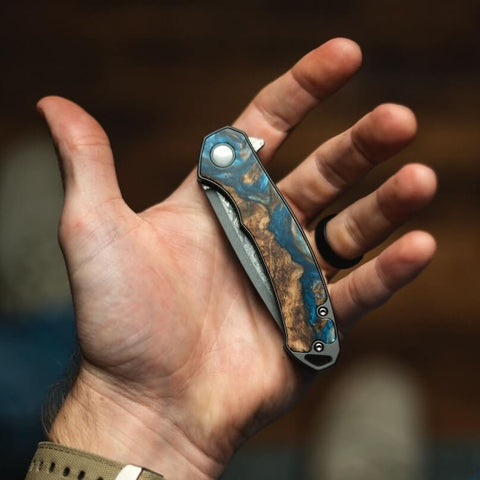 folding pocket knife with damascus steel blade