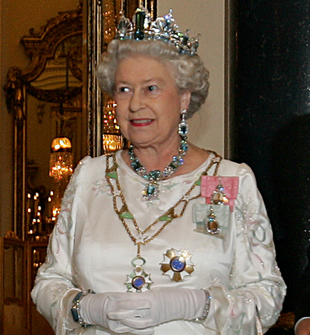 Image of Queen II from Wikimedia Common wearing her Aquamarine Jewellery set gifted by Government of Brazil