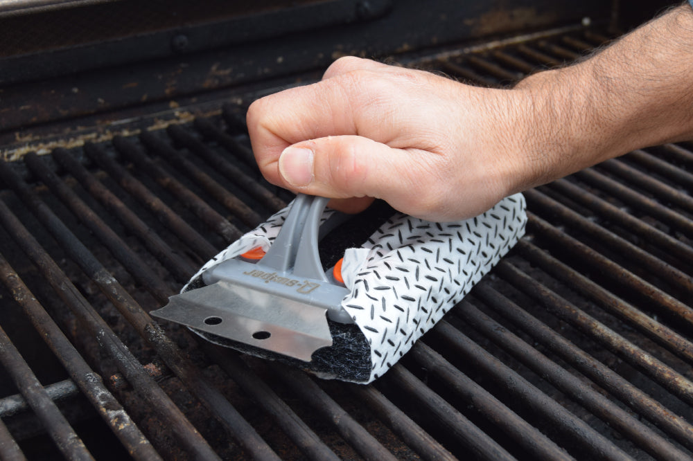 Proud Grill Q-Swiper Grill Cleaner Kit, 1 Grill Brush with Scraper