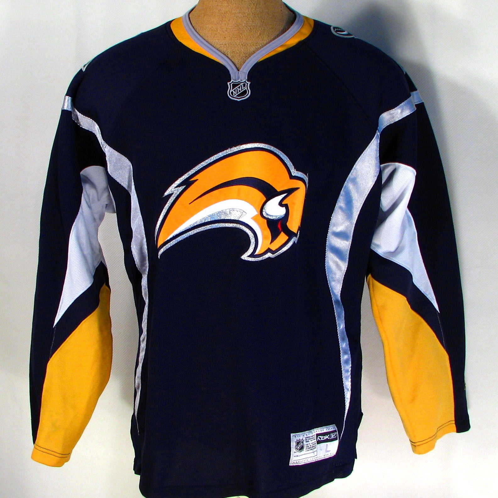 buffalo sabres throwback jersey