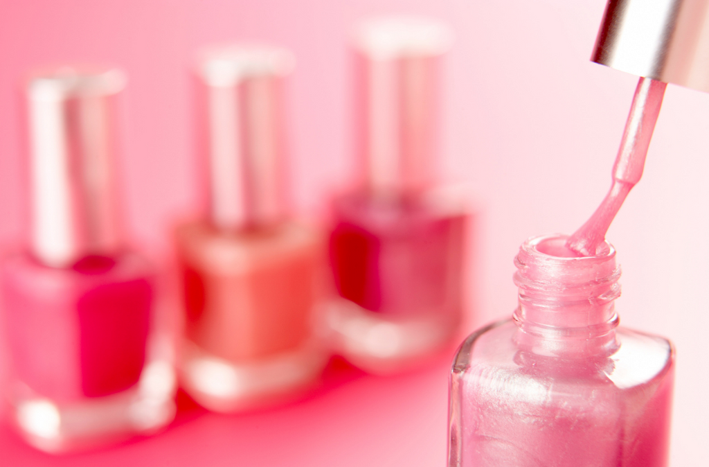 Nail polish is one of the factors that can cause inaccurate pulse oximeter readings