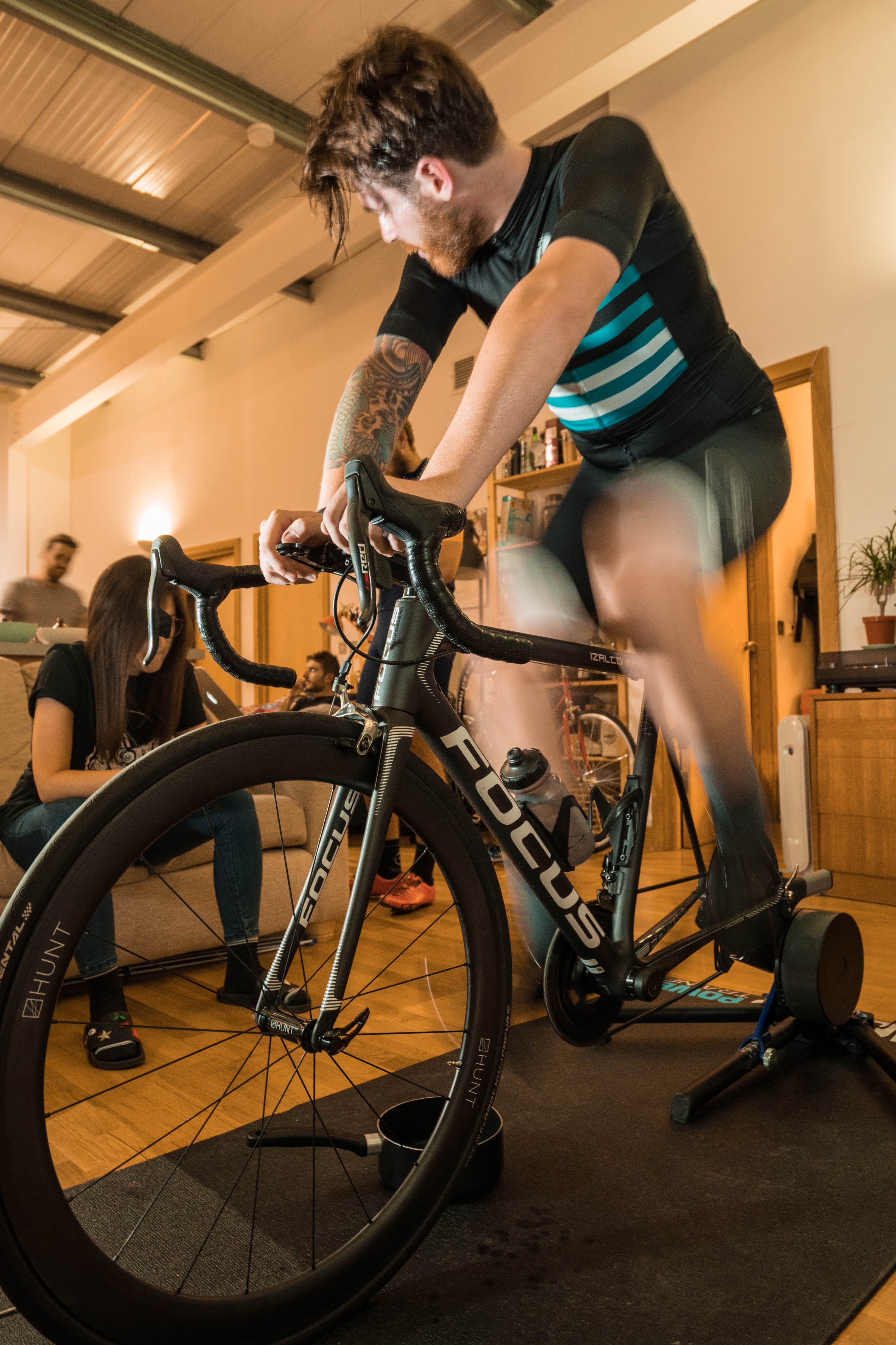 Cyclist Chris Hall's 107 seconds of power challenge with Attacus Cycling and Francis Cade