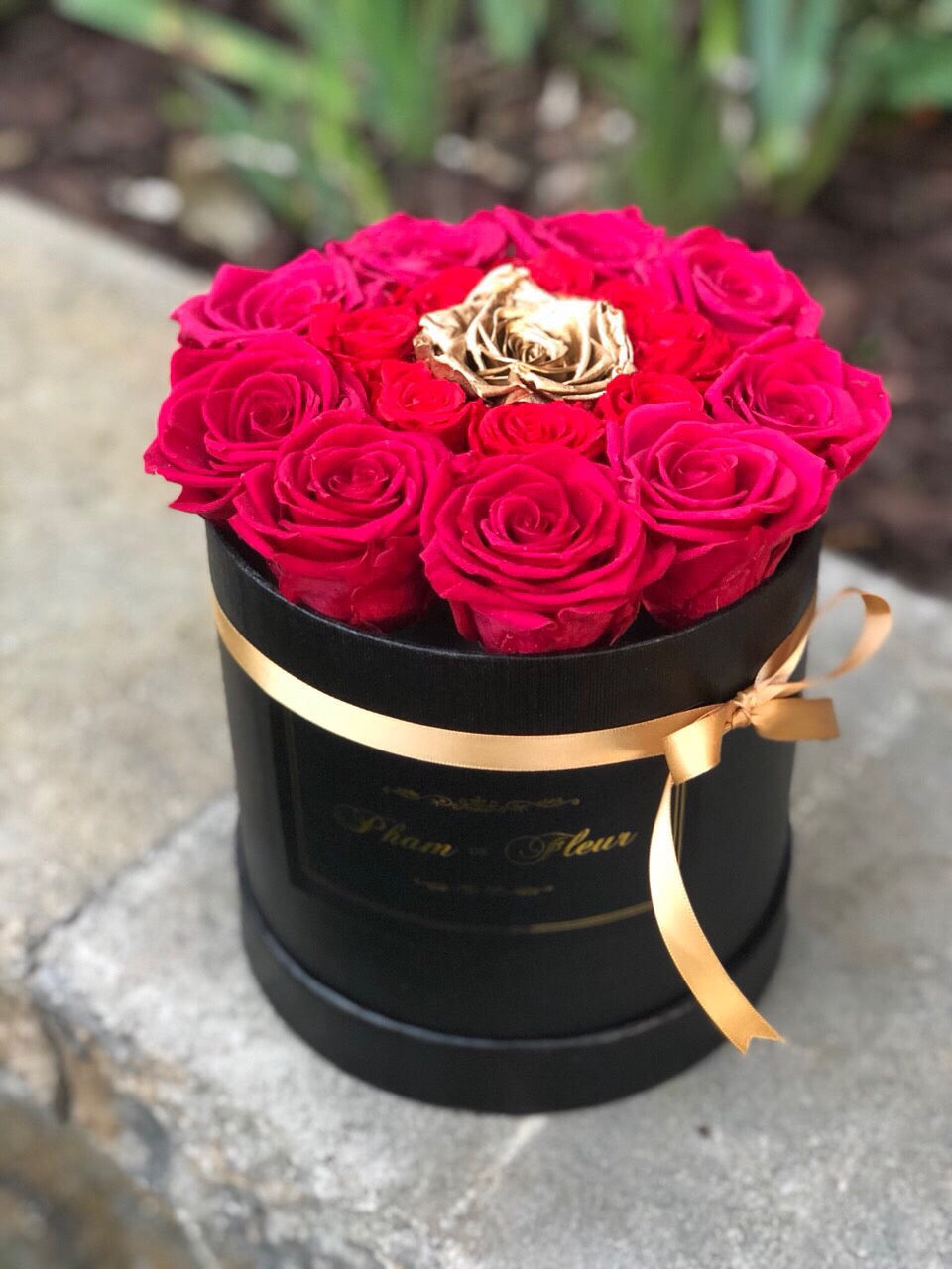 Medium Round Black Box Love Ft Sun Pham De Fleur Real