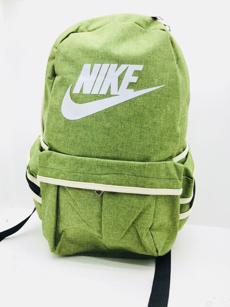 mochilas nike verdes