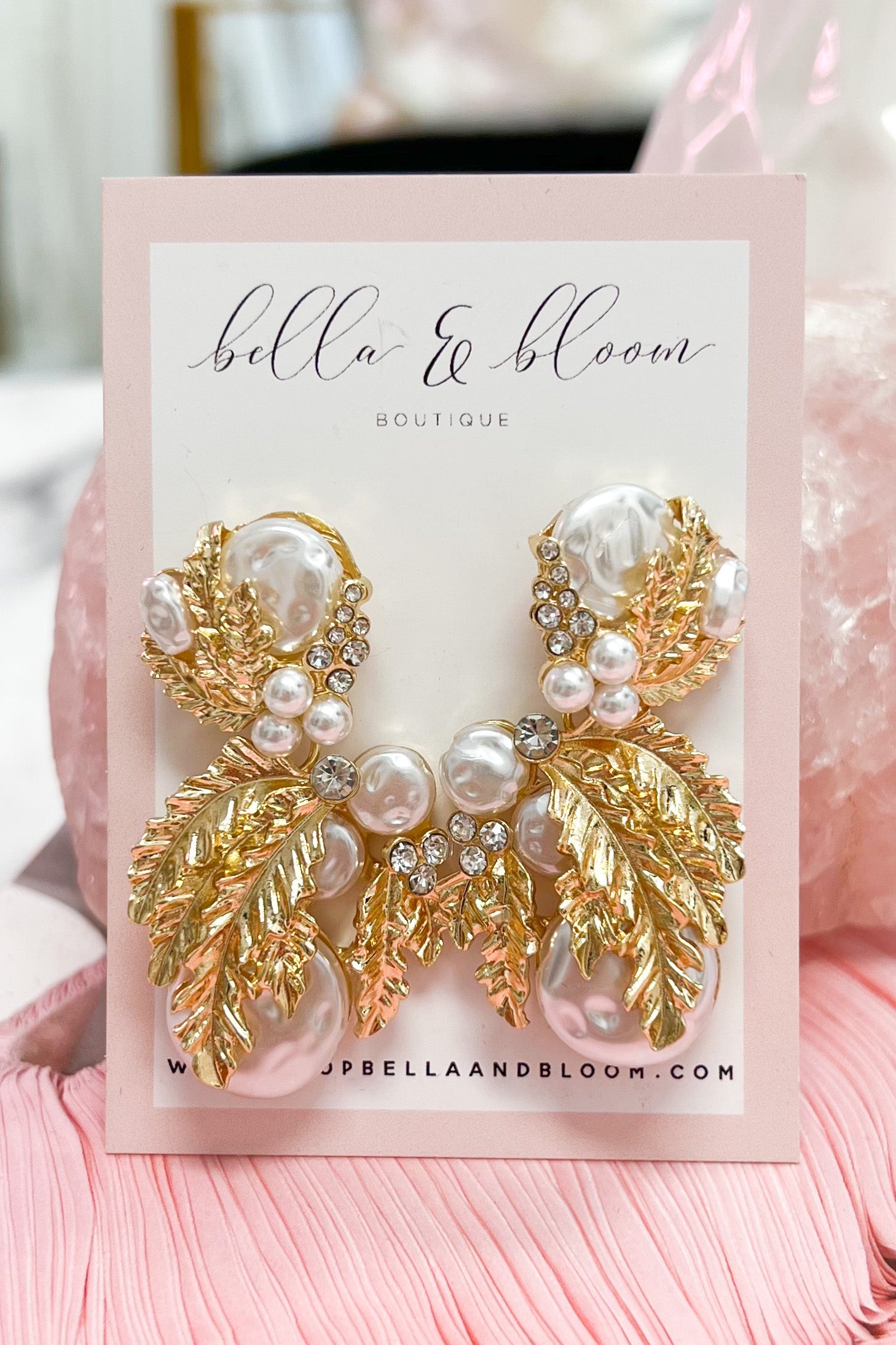 Reina Pearl Earrings: Gold