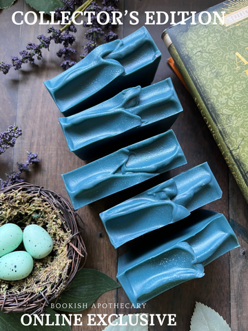 Aesop Handmade Soap a deep green soap A blend of cypress, chilled ozone, damp earth, and warm clove.