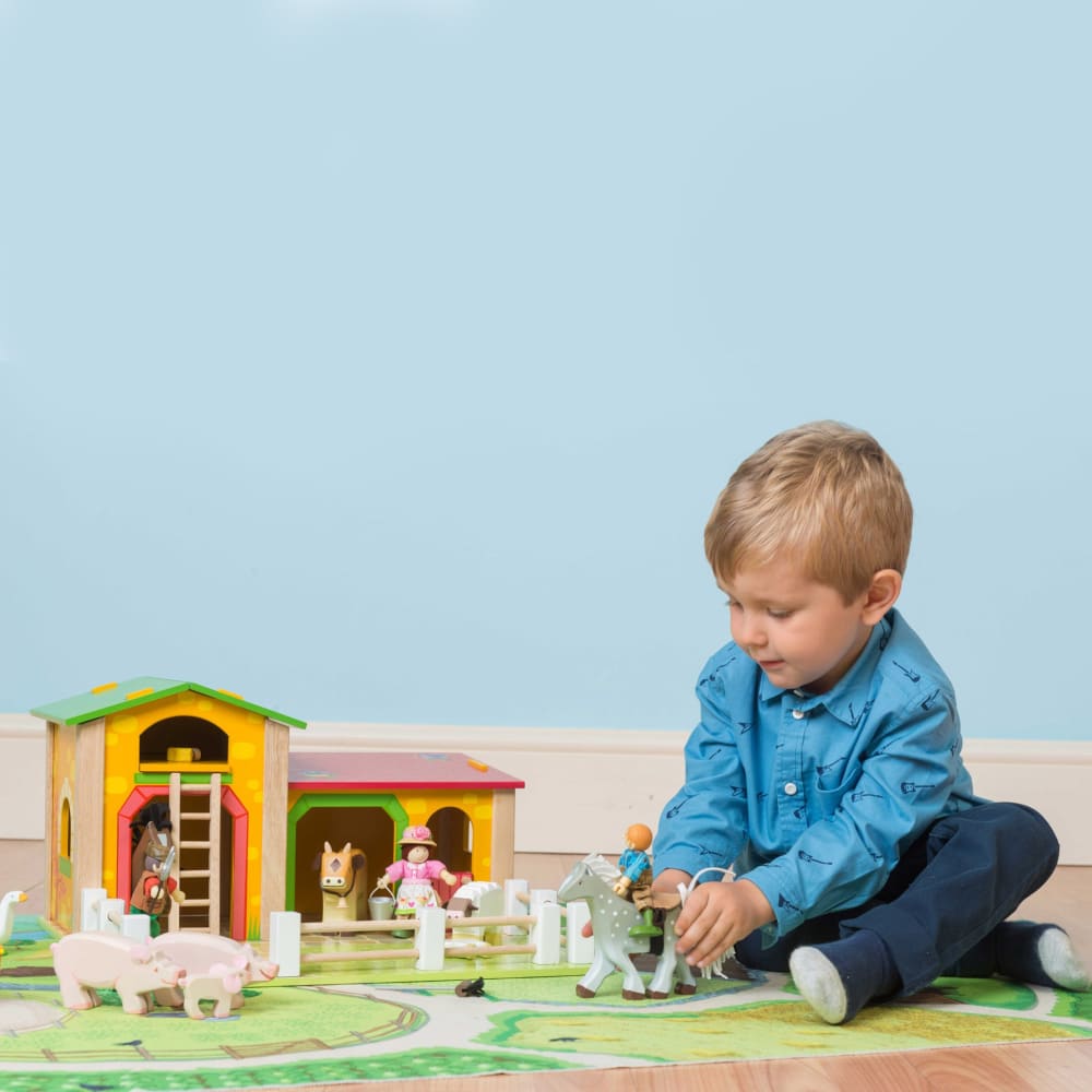 le toy van farm playmat