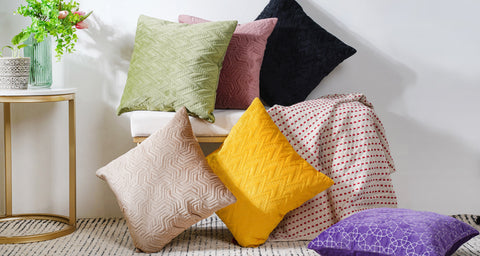 Cushions & throw pillows