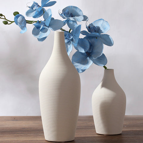 10 Ways to Fill Empty Corners With Floor Vases