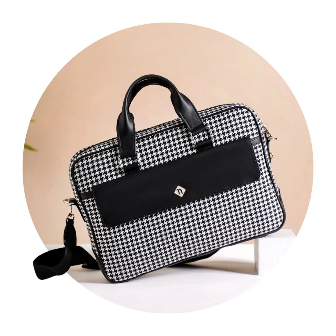 Handbags for Women | Designer Ladies Handbag Online @ Mirraw