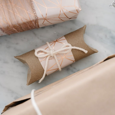 wrapping paper roll pillow box